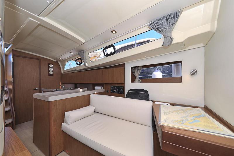 Book yachts online - sailboat - Oceanis 41.1 - Dalmatinka - rent