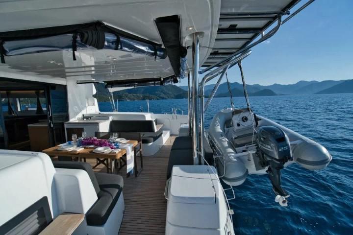 Book yachts online - catamaran - Lagoon 50 - INVICTUS II - rent