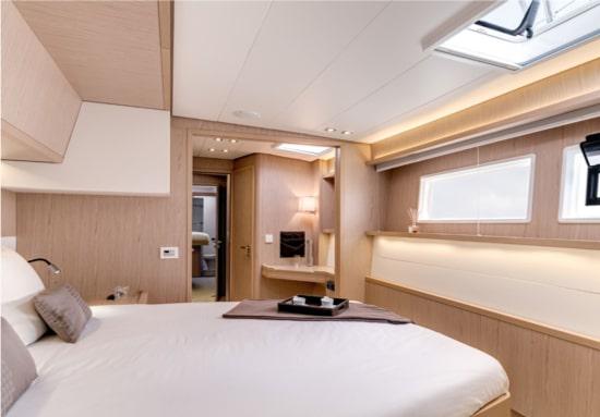 Book yachts online - catamaran - Lagoon 52 - Blue Velvet - rent