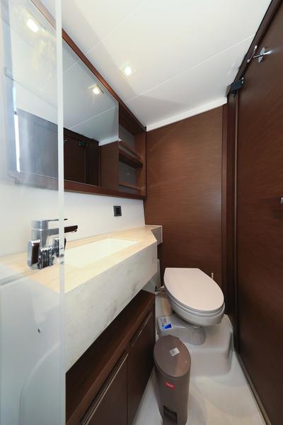 Book yachts online - catamaran - Lagoon 46 - MIDLIFE CRISIS - rent