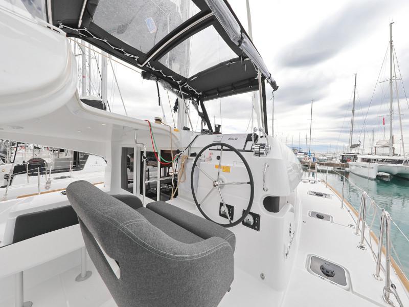 Book yachts online - catamaran - Lagoon 40 - LANCELOT - rent