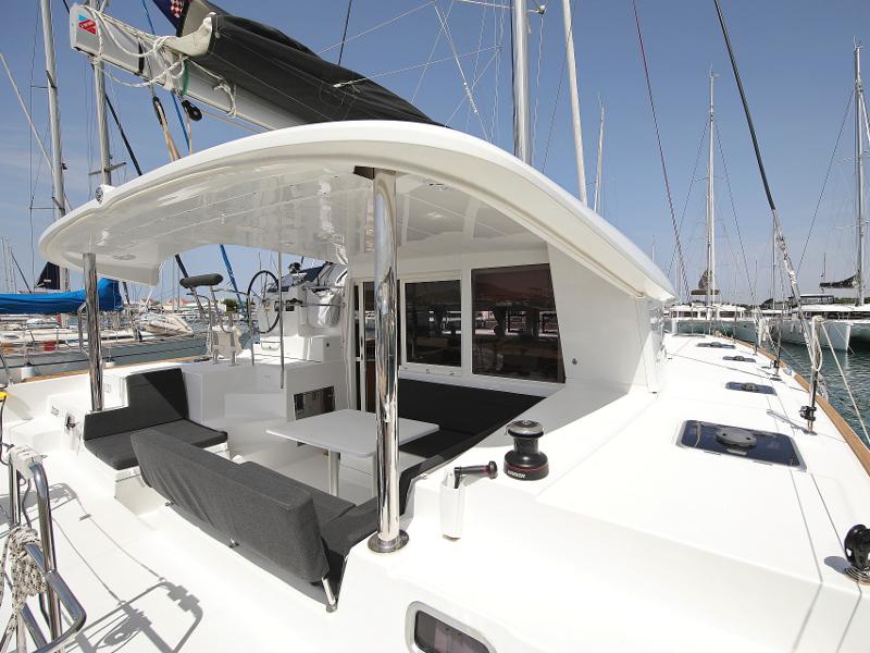 Book yachts online - catamaran - Lagoon 400 S2 LTD EDITION - SCIROCCO - rent