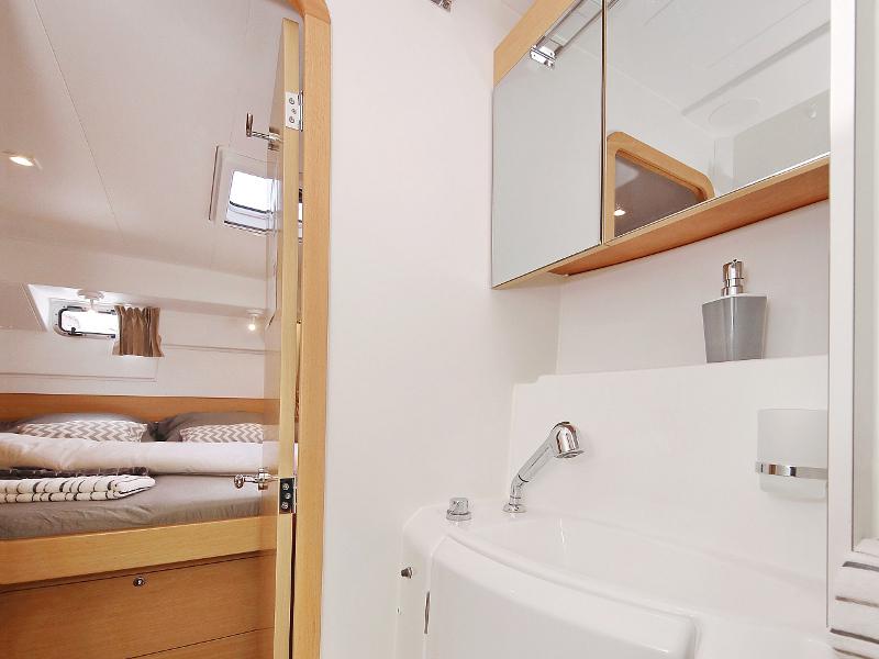 Book yachts online - catamaran - Lagoon 400 S2 LTD EDITION - SCIROCCO - rent