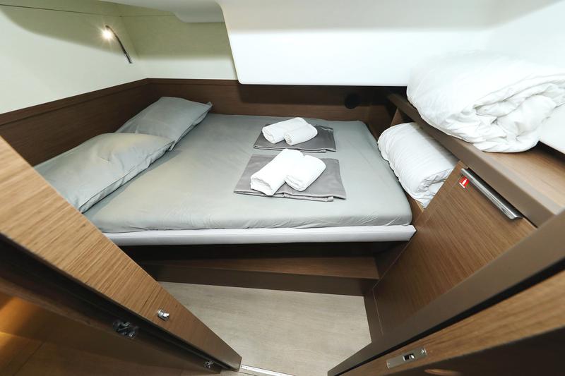 Book yachts online - catamaran - Lagoon 50 - HIGH LIFE - rent