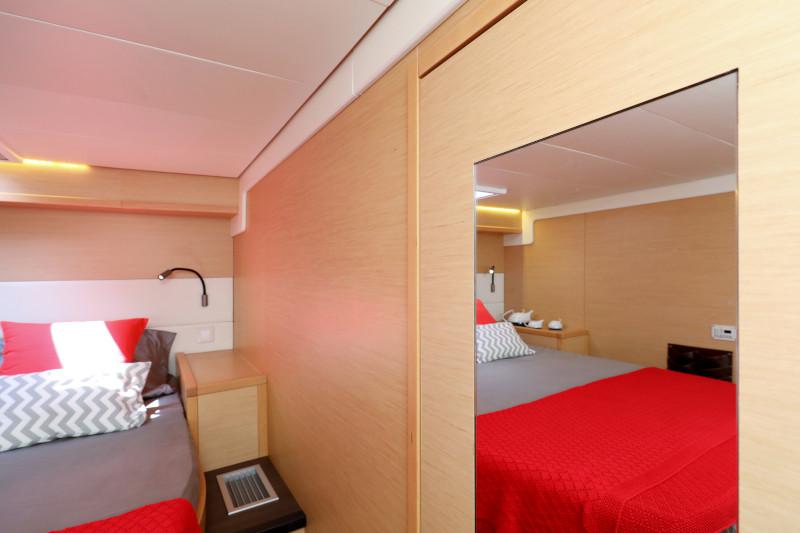 Book yachts online - catamaran - Lagoon 52 - SEA DWELLER  - rent