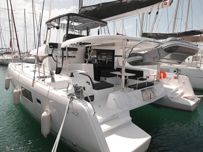 Book yachts online - catamaran - Lagoon 42 - MASTERPIECE - rent