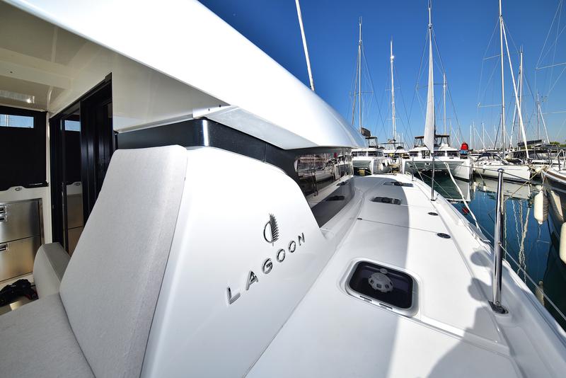Book yachts online - catamaran - Lagoon 42 - CUZAMEN - rent