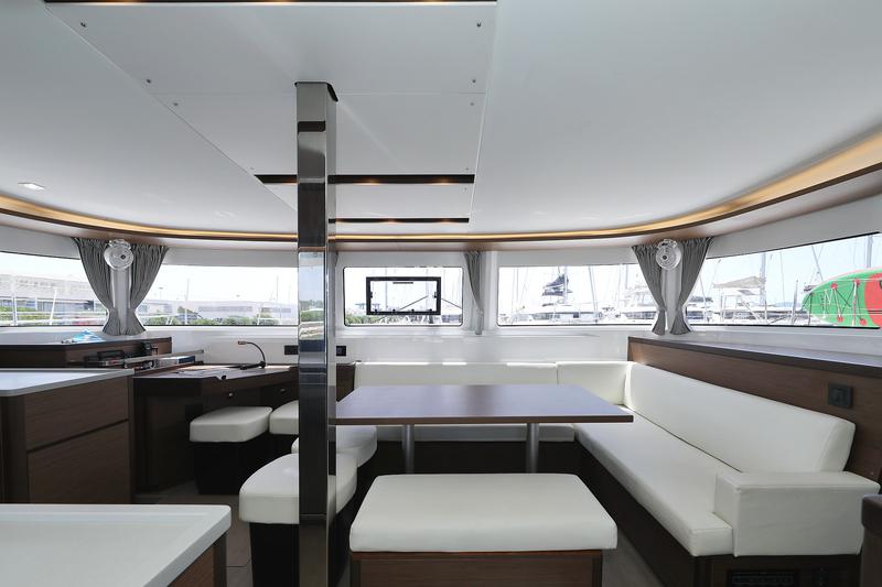 Book yachts online - catamaran - Lagoon 46 - PANOS - rent