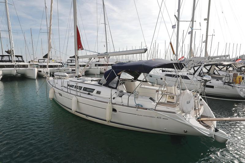 Book yachts online - sailboat - Sun Odyssey 45 - Lejla - rent