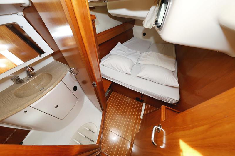 Book yachts online - sailboat - Sun Odyssey 45 - Lejla - rent