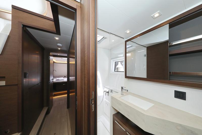 Book yachts online - catamaran - Lagoon 46 - WHITE PEARL - rent