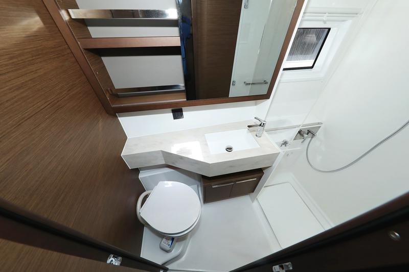 Book yachts online - catamaran - Lagoon 46 - WHITE PEARL - rent