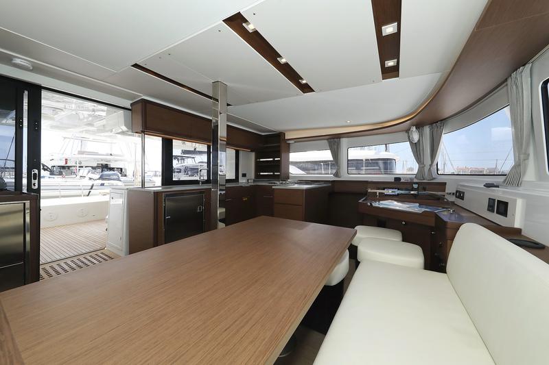 Book yachts online - catamaran - Lagoon 46 - WHITE PEARL - rent