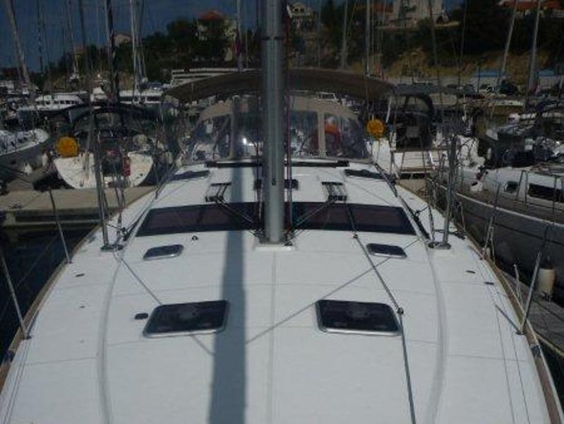 Book yachts online - sailboat - Jeanneau 53 - Triton - rent
