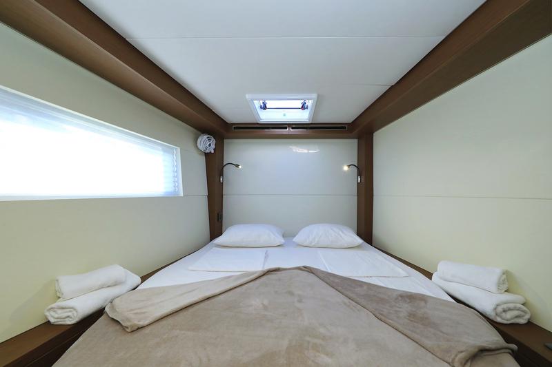 Book yachts online - catamaran - Lagoon 50- owner version - RAGNAR - rent