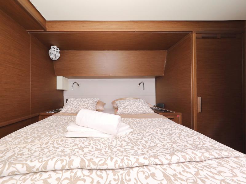 Book yachts online - catamaran - Lagoon 620 - MASTERDREAM  - rent