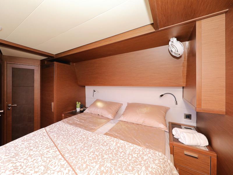 Book yachts online - catamaran - Lagoon 620 - MASTERDREAM  - rent