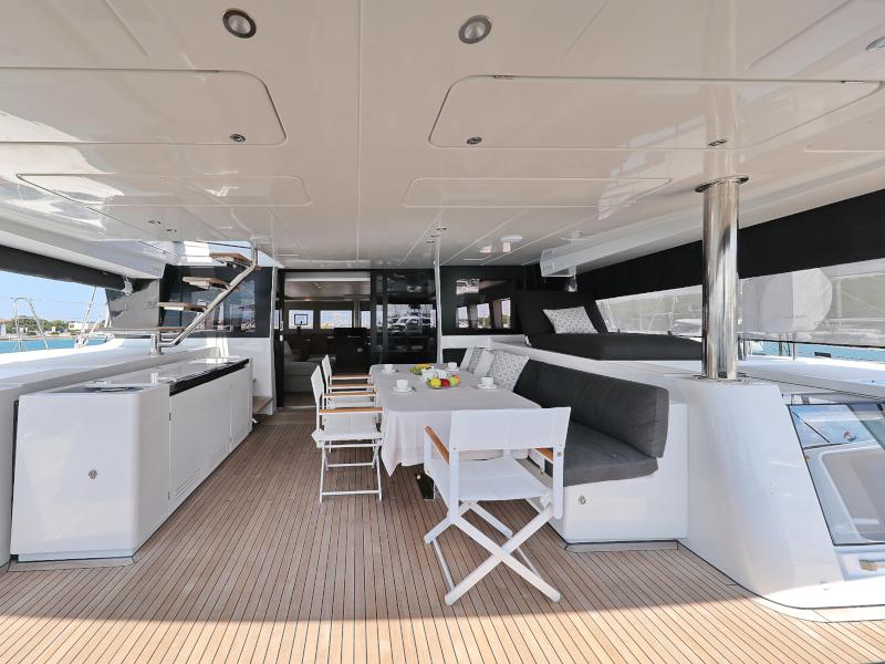 Book yachts online - catamaran - Lagoon 620 - MASTERDREAM  - rent