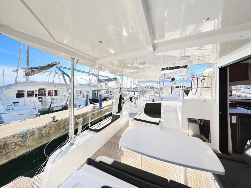 Book yachts online - catamaran - Lagoon 42 - SEA YA - rent