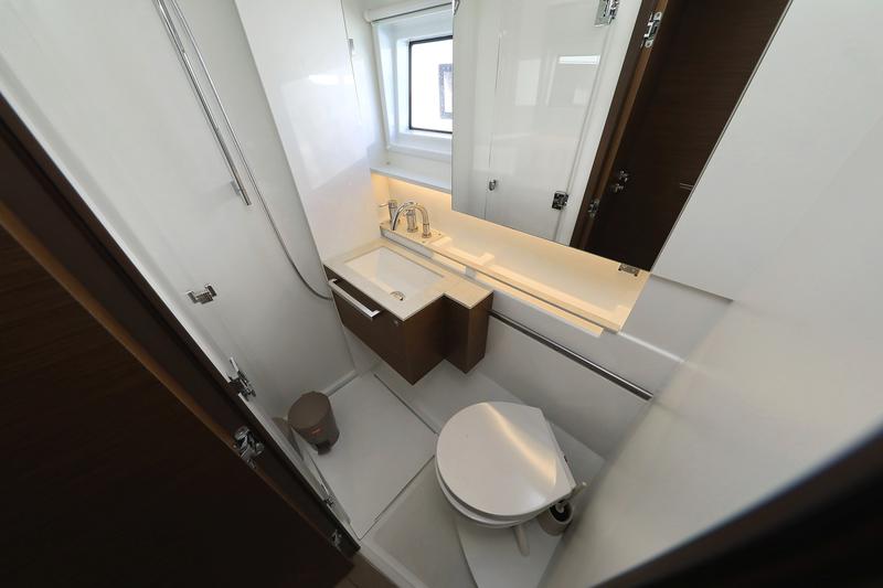 Book yachts online - catamaran - Lagoon 50 - SHADOW - rent