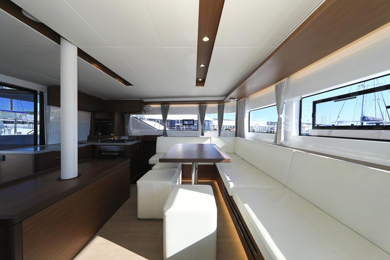Book yachts online - catamaran - Lagoon 50 - SHADOW - rent