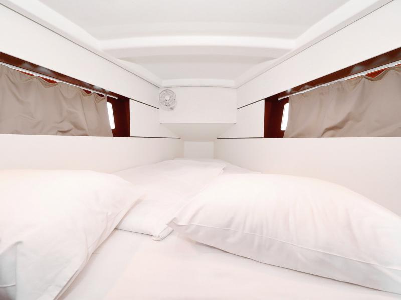 Book yachts online - sailboat - Oceanis 35.1 - IDILA  - rent