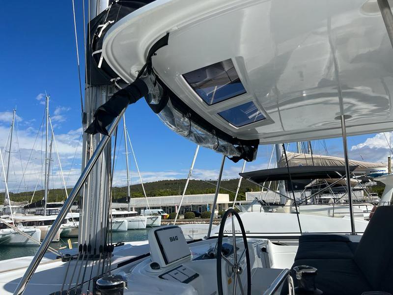 Book yachts online - catamaran - Lagoon 46 - WHY NOT - rent