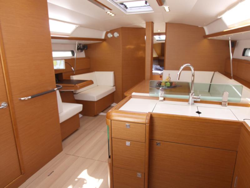 Book yachts online - sailboat - Sun Odyssey 449 - Kronos - rent