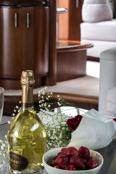 Book yachts online - motorboat - Technema 67 - Posillipo Technema 67 - rent