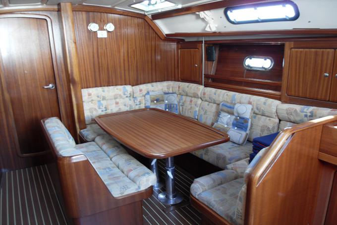 Book yachts online - sailboat - Bavaria 40 - Salty Baby - rent