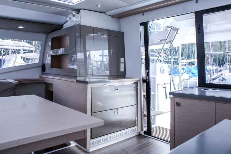 Book yachts online - catamaran - Helia 44 (4 cabs) - Lounge - rent