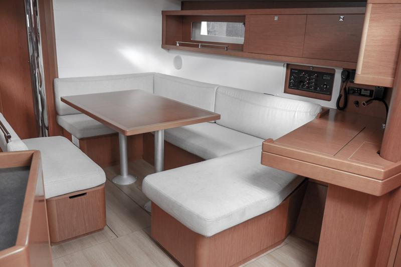 Book yachts online - sailboat - Oceanis 45 (4 cabs) - Flamenco - rent