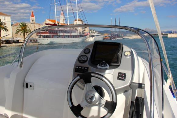 Book yachts online - motorboat - Beneteau Flyer 550 SD - Beneteau Flyer 550 - rent