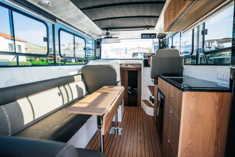 Book yachts online - motorboat - Nikhen Aqua Sun 34 - Bepo - rent