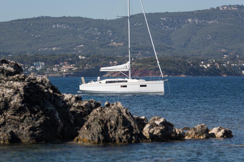 Book yachts online - sailboat - Oceanis 38.1 - Dancefloor - rent