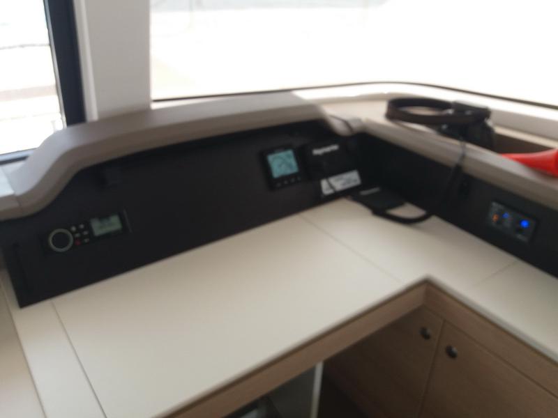 Book yachts online - catamaran - Bali 4.1 - Sjohus - rent