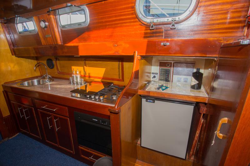 Book yachts online - motorboat - Leut - Vagabundo - rent