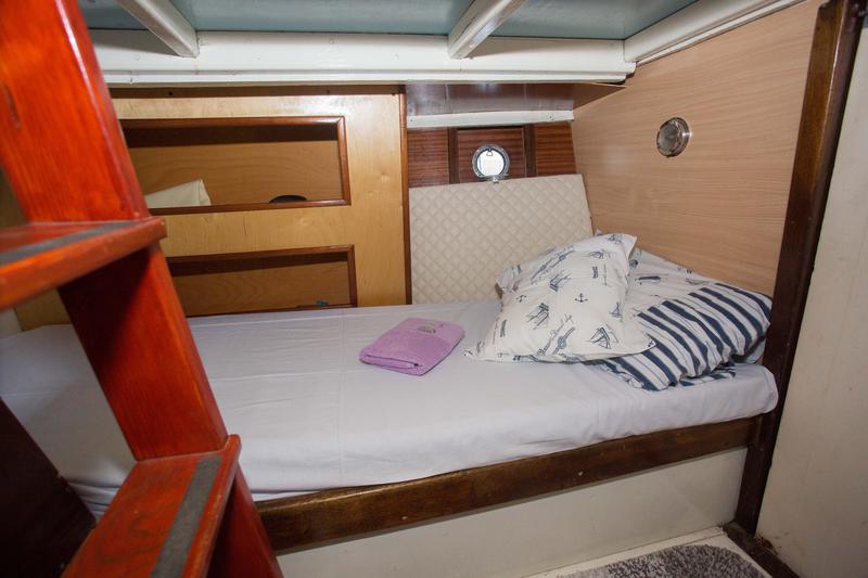 Book yachts online - motorboat - Leut - Vagabundo - rent