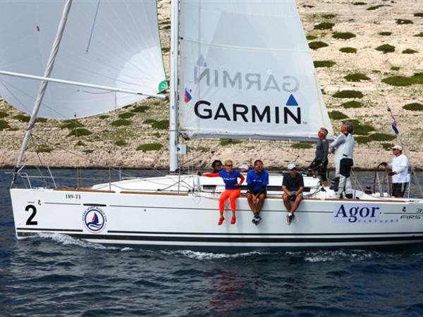 Book yachts online - sailboat - First 35 - Scorpio - rent