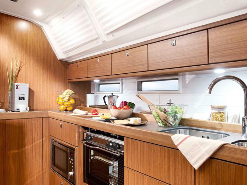 Book yachts online - sailboat - Bavaria Cruiser 46 - Elektra - rent