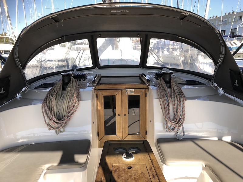 Book yachts online - sailboat - Bavaria Cruiser 46 - Europa - rent