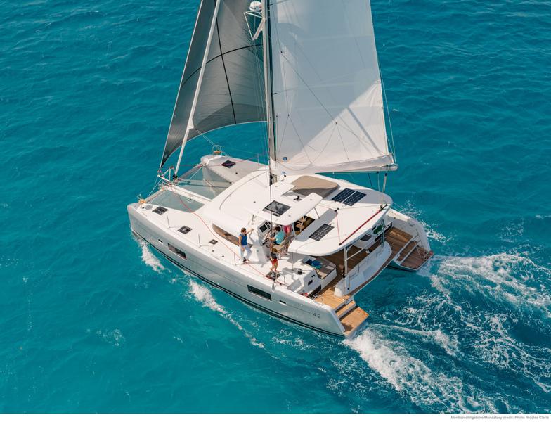 Book yachts online - catamaran - Lagoon 42 - GRAND DELUXE III - rent