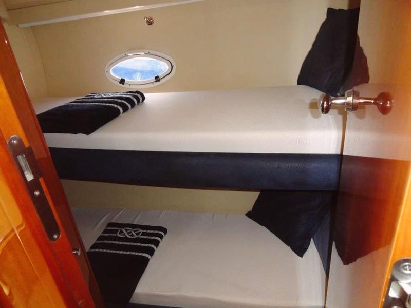 Book yachts online - motorboat - Azimut 42 E - Azimut 42 EL - rent