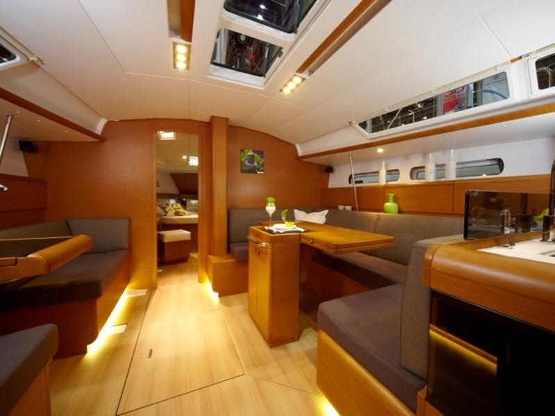 Book yachts online - sailboat - Sun Odyssey 439 - EC- 439-14-G - rent