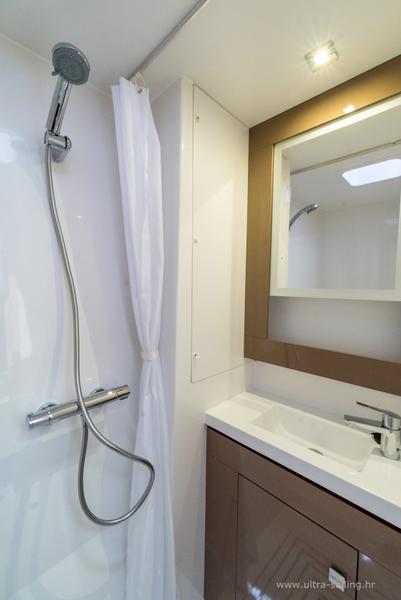Book yachts online - catamaran - Saona 47 - SUNNY WAVE - rent