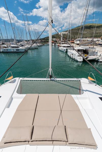 Book yachts online - catamaran - Saona 47 - SUNNY WAVE - rent