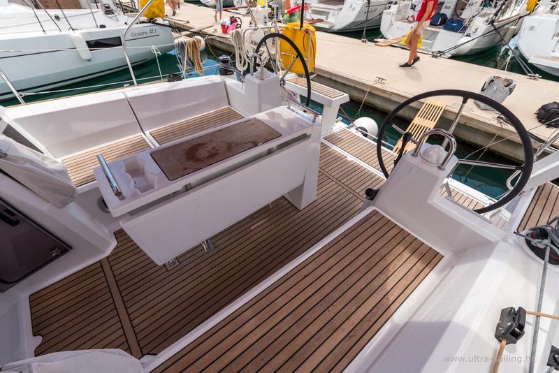 Book yachts online - sailboat - Oceanis 35.1 - BELA - rent