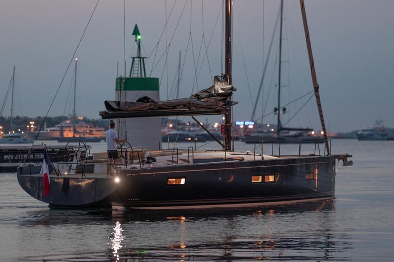 Book yachts online - sailboat - First Yacht 53 - ZENITH  - rent