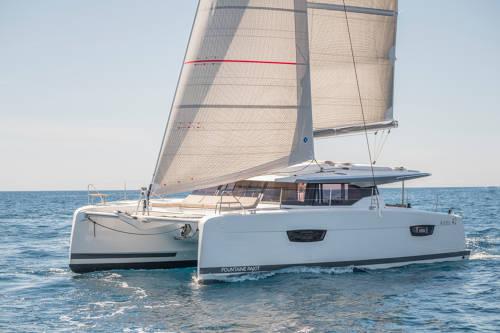 Book yachts online - catamaran - Astréa 42 - CRAZY DIAMOND - rent