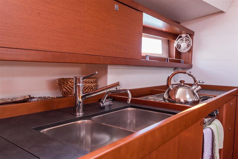 Book yachts online - sailboat - Oceanis 45 - MOBULA ONE - rent